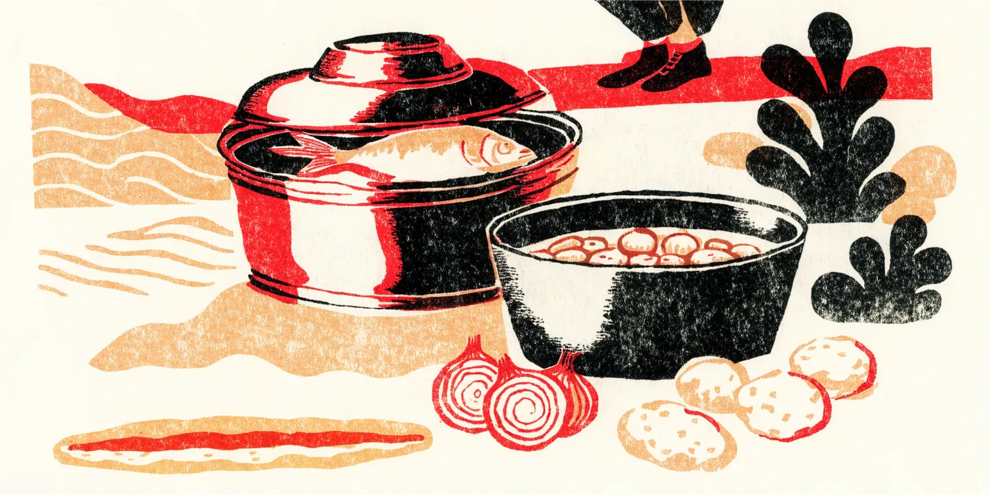 Illustration: surstr\u00f6mmingsburk i hink utomhus, tunnbr\u00f6d, l\u00f6k och potatis.
